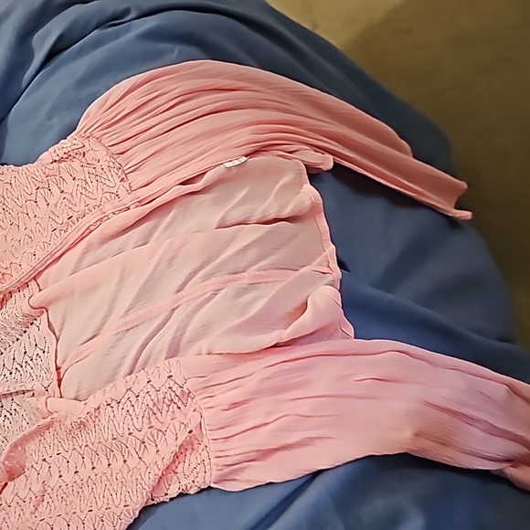 Lace cover up - Picture 2 of 3